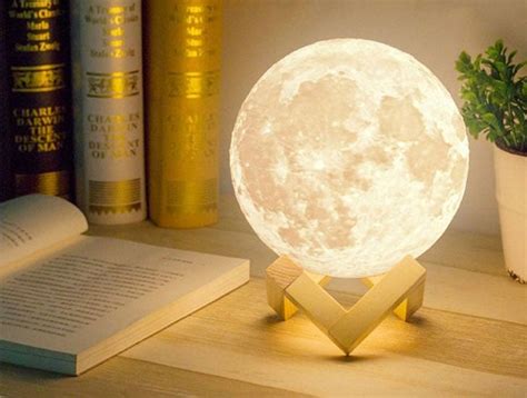 "LunaGlow™ Premium Moon Lamp – A Realistic, Magical Glow"